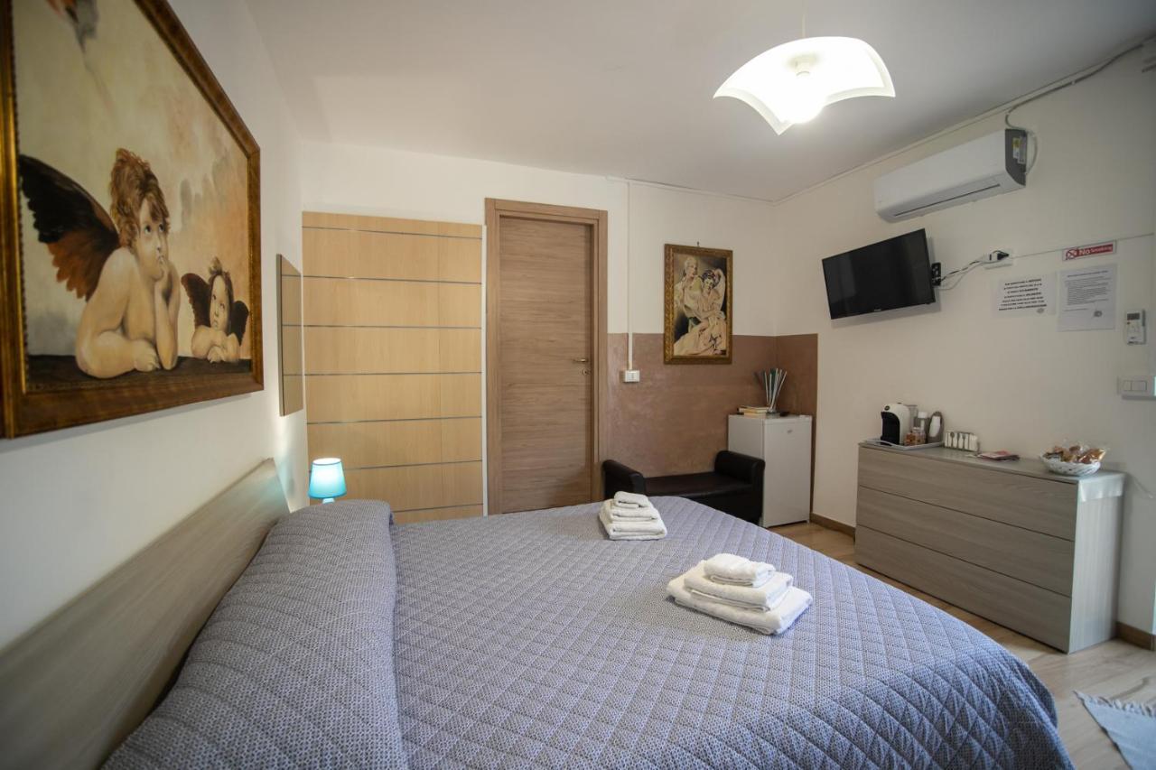 تيراتشينا Royal Rooms المظهر الخارجي الصورة
