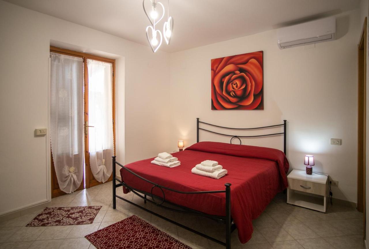 تيراتشينا Royal Rooms المظهر الخارجي الصورة
