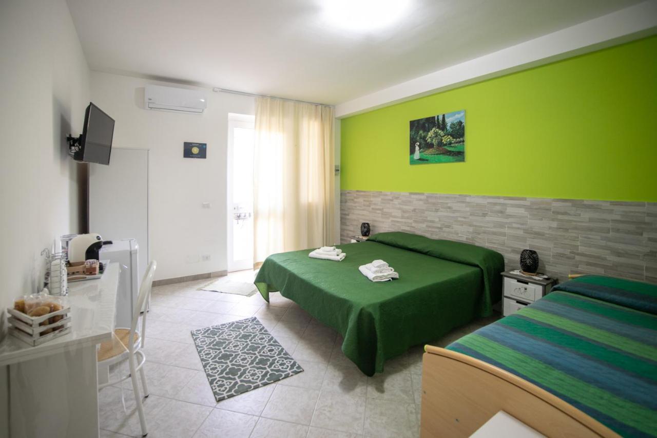 تيراتشينا Royal Rooms المظهر الخارجي الصورة